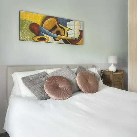 Vigna Dell'acqua וילה סנטו סטפאנו בלבו